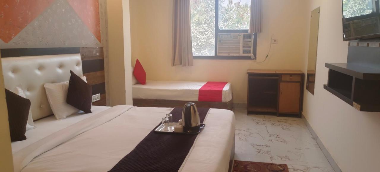 Airport Hotel Prince Palace By Byobhotels New Delhi Bagian luar foto