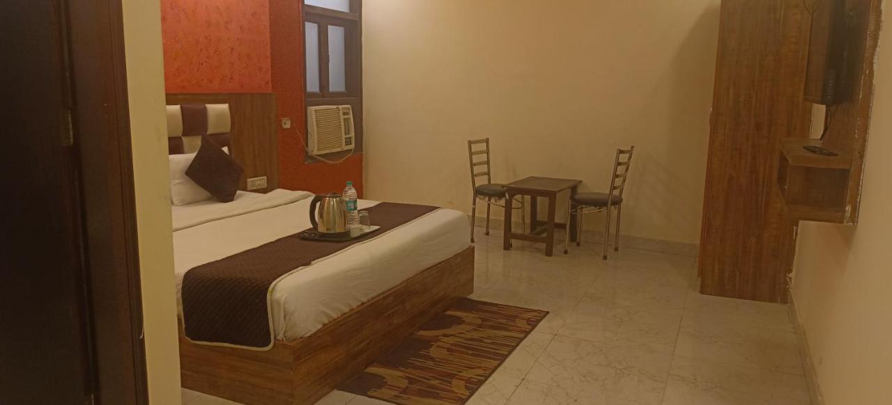Airport Hotel Prince Palace By Byobhotels New Delhi Bagian luar foto