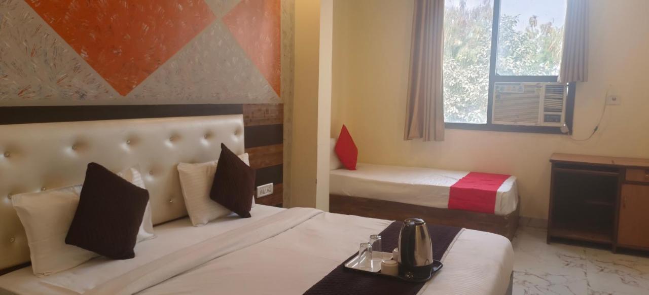 Airport Hotel Prince Palace By Byobhotels New Delhi Bagian luar foto