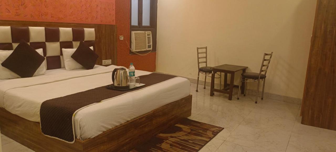 Airport Hotel Prince Palace By Byobhotels New Delhi Bagian luar foto