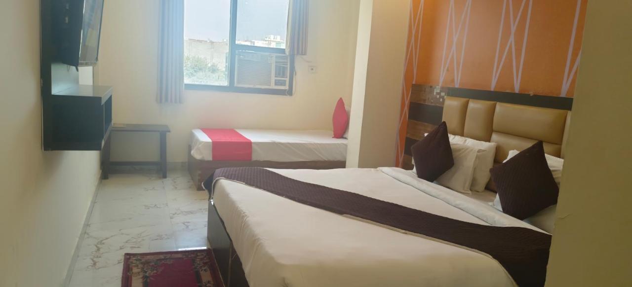 Airport Hotel Prince Palace By Byobhotels New Delhi Bagian luar foto