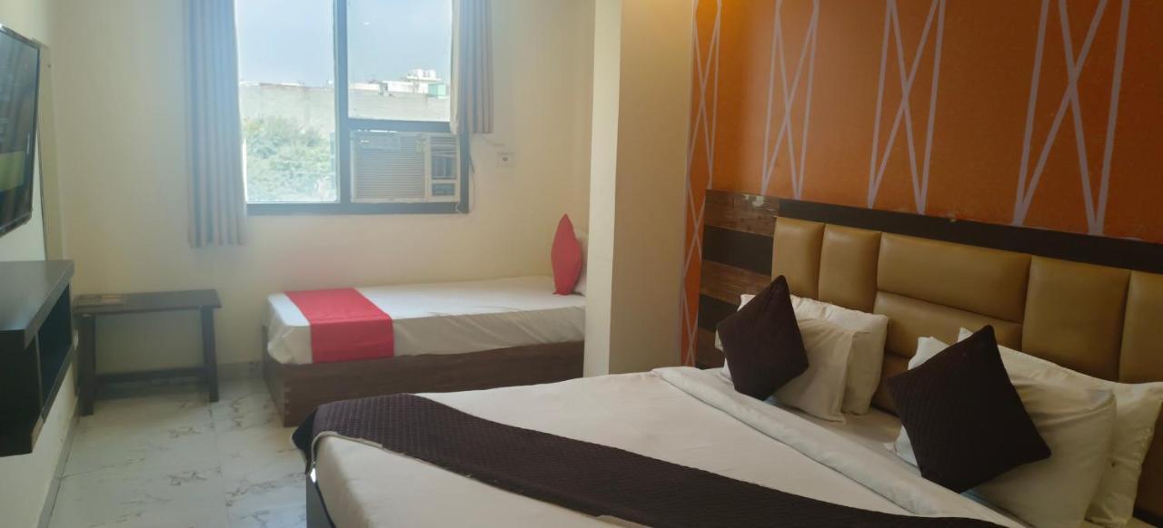 Airport Hotel Prince Palace By Byobhotels New Delhi Bagian luar foto