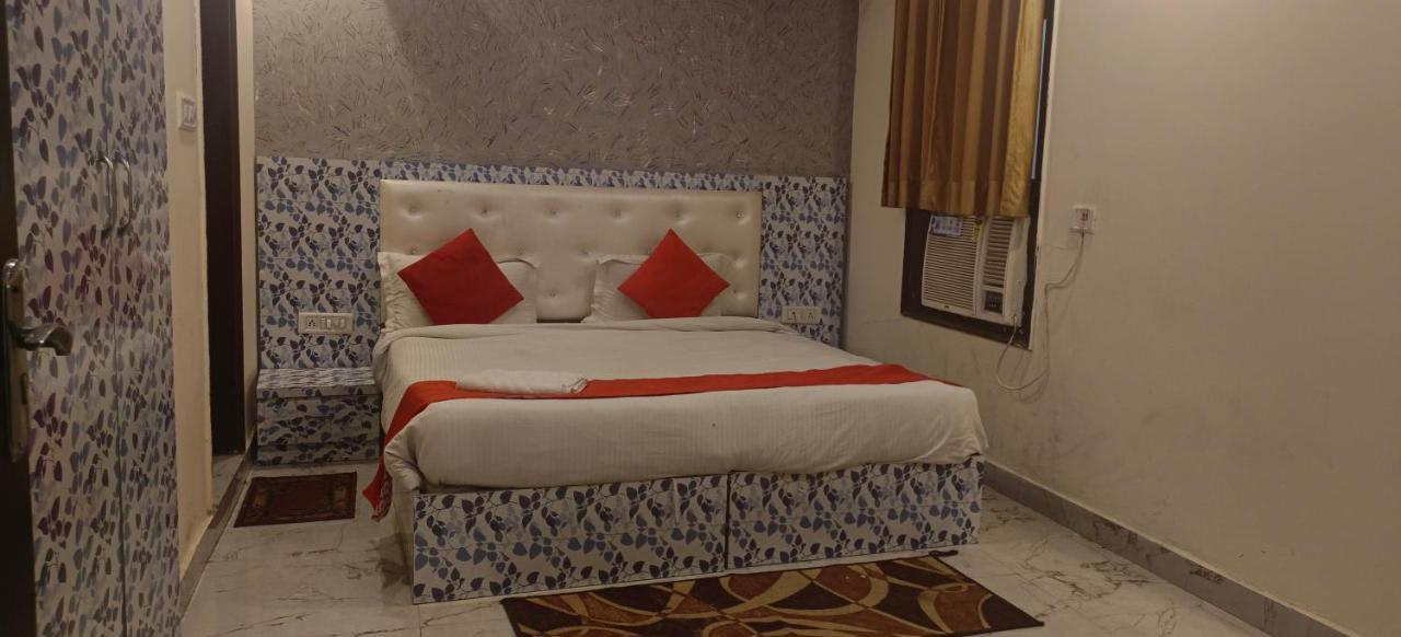 Airport Hotel Prince Palace By Byobhotels New Delhi Bagian luar foto